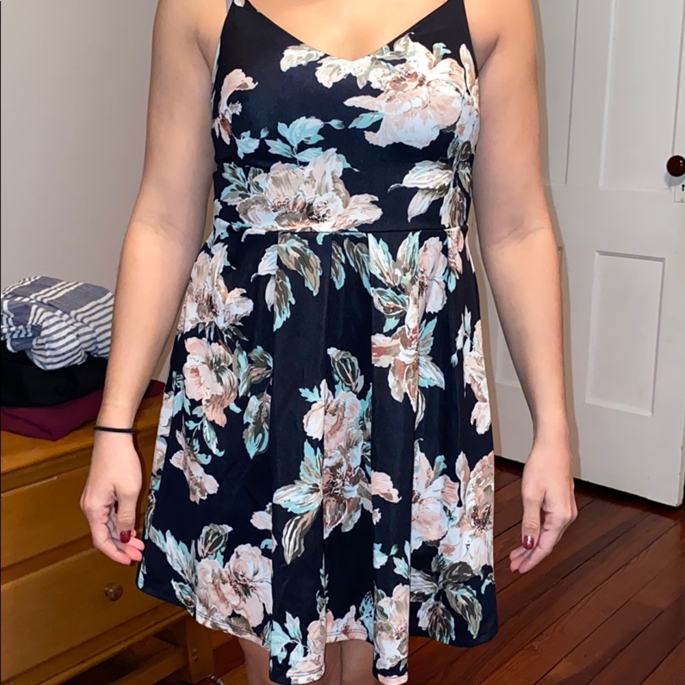 Floral dress - Picture 3 of 4